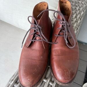 Frye Men's Tan Leather Chukka Boots